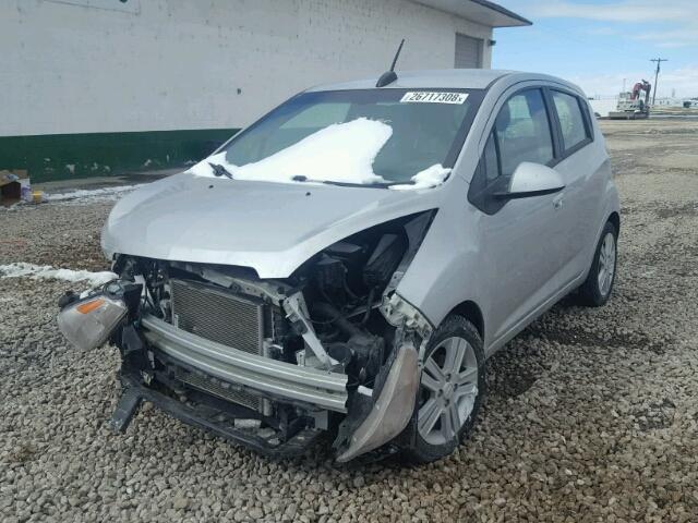 KL8CD6S97FC709413 - 2015 CHEVROLET SPARK 1LT Серебристый фото 2