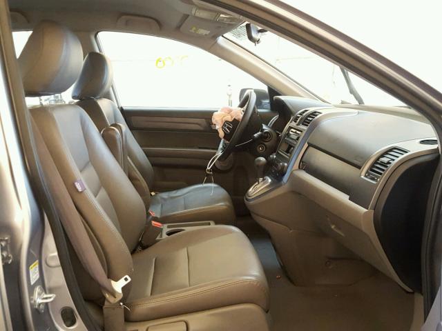 JHLRE38327C004765 - 2007 HONDA CR-V LX SILVER photo 5