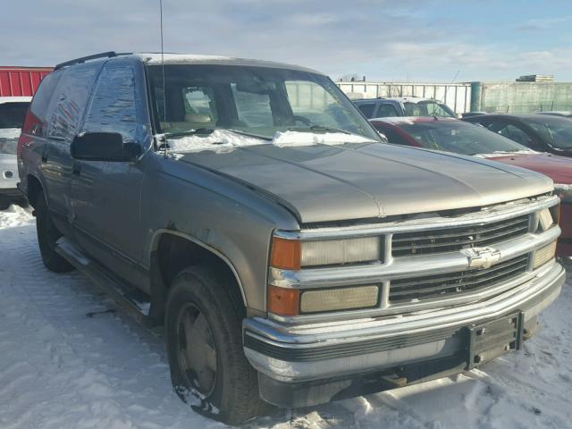 1GNEK13R4WJ377540 - 1998 CHEVROLET TAHOE K150 SILVER photo 1