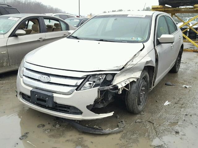 3FAHP0HA3AR144838 - 2010 FORD FUSION SE BEIGE photo 2