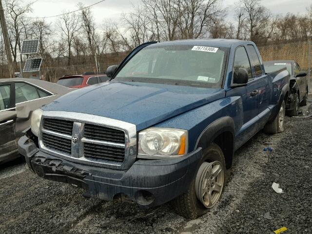 1D7HW42N66S589303 - 2006 DODGE DAKOTA SLT BLUE photo 2