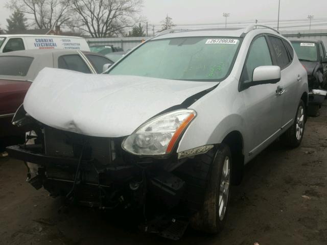 JN8AS5MV1DW112539 - 2013 NISSAN ROGUE S SILVER photo 2