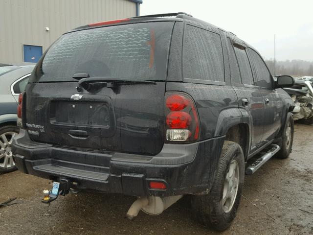 1GNDT13SX82251577 - 2008 CHEVROLET TRAILBLAZE BLACK photo 4