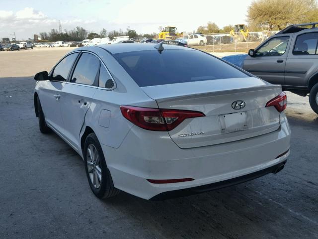 5NPE24AF4HH541674 - 2017 HYUNDAI SONATA SE WHITE photo 3