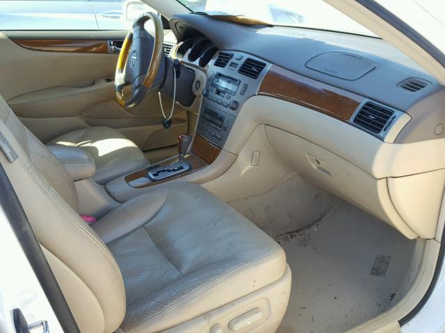 JTHBA30G155136781 - 2005 LEXUS ES 330 WHITE photo 5