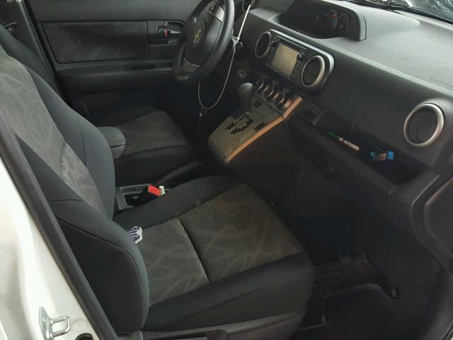 JTLZE4FE5EJ062180 - 2014 TOYOTA SCION XB WHITE photo 5