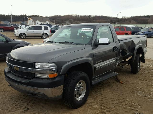 1GCHK24UX1Z276155 - 2001 CHEVROLET SILVERADO GRAY photo 2