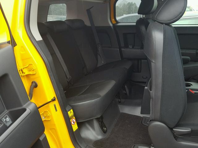 JTEBU11F870020864 - 2007 TOYOTA FJ CRUISER YELLOW photo 6