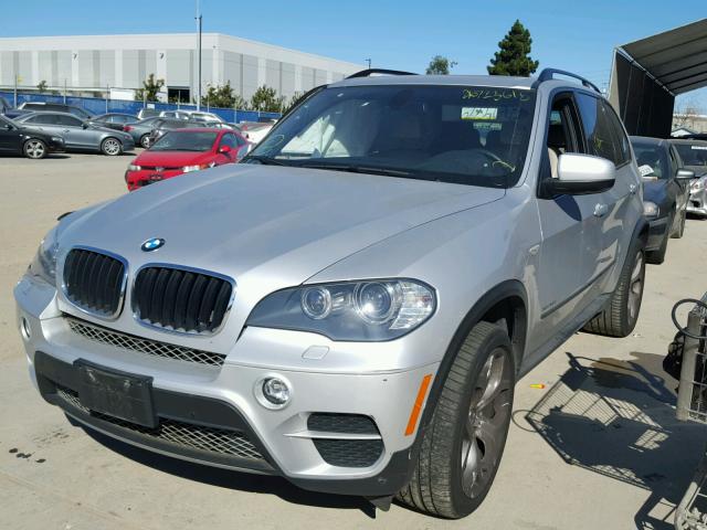 5UXZV4C51BL411303 - 2011 BMW X5 XDRIVE3 SILVER photo 2
