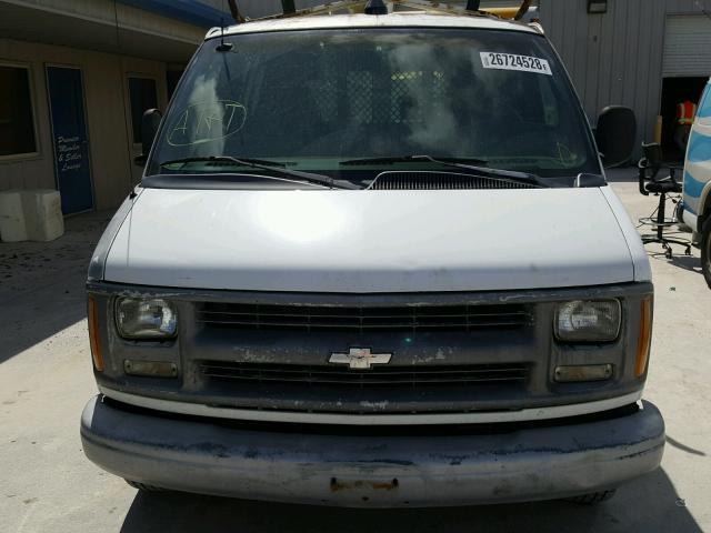 1GCFG25W5W1049986 - 1998 CHEVROLET EXPRESS G2 WHITE photo 9