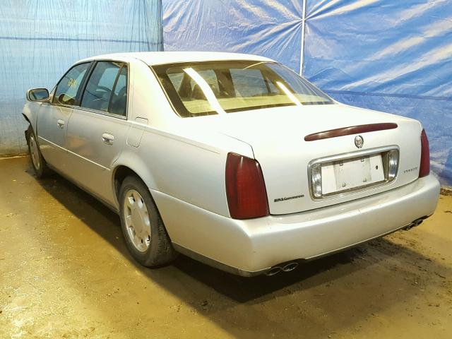 1G6KD54Y5YU312607 - 2000 CADILLAC DEVILLE SILVER photo 3