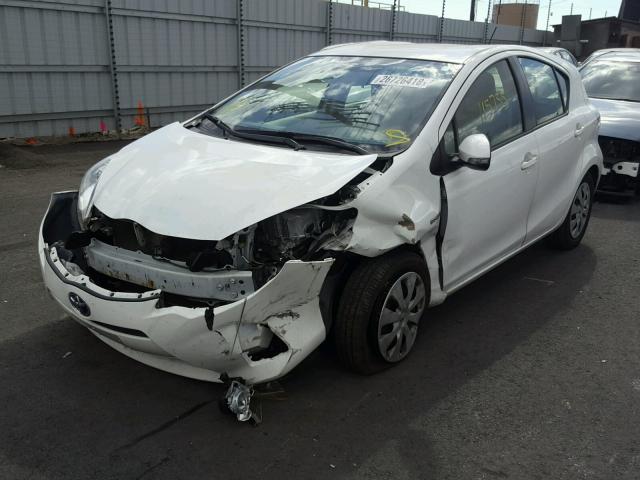 JTDKDTB39D1552702 - 2013 TOYOTA PRIUS C WHITE photo 2