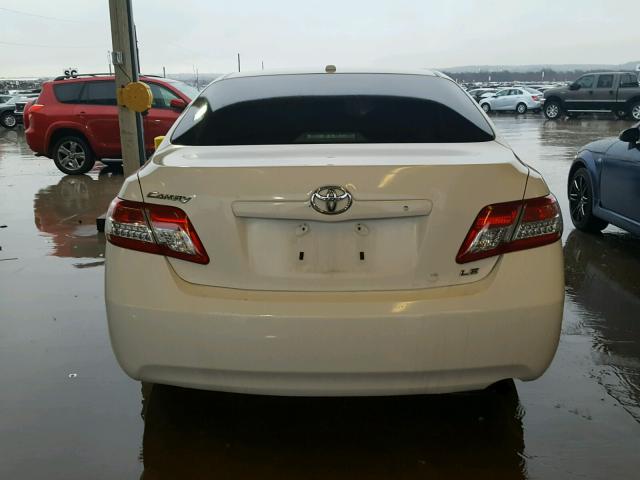 4T1BF3EKXBU638248 - 2011 TOYOTA CAMRY BASE WHITE photo 9