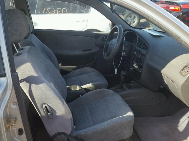 KLATB2260YB479936 - 2000 DAEWOO LANOS SE SILVER photo 5