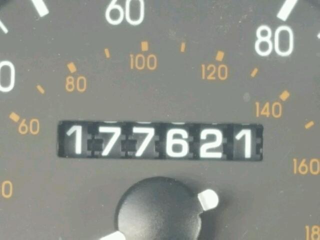 KLATB2260YB479936 - 2000 DAEWOO LANOS SE SILVER photo 8