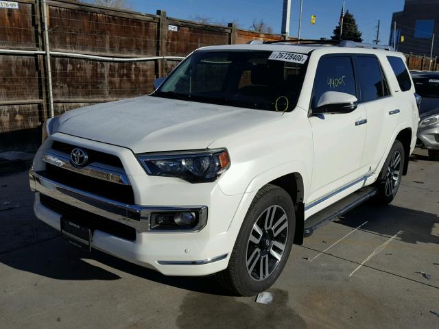 JTEBU5JR2F5221694 - 2015 TOYOTA 4RUNNER SR WHITE photo 2