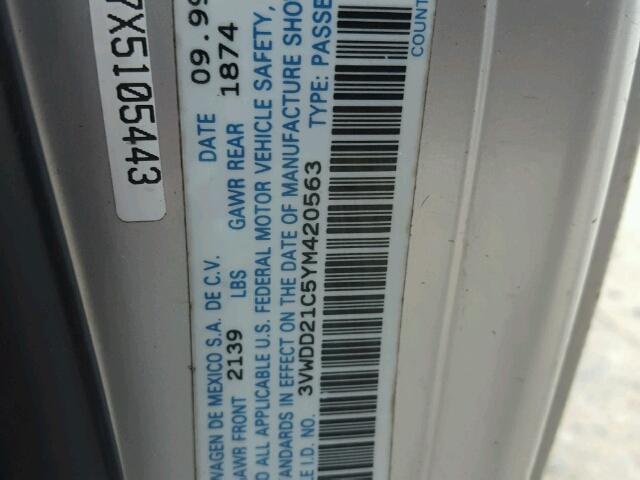 3VWDD21C5YM420563 - 2000 VOLKSWAGEN NEW BEETLE 银色 照片 10