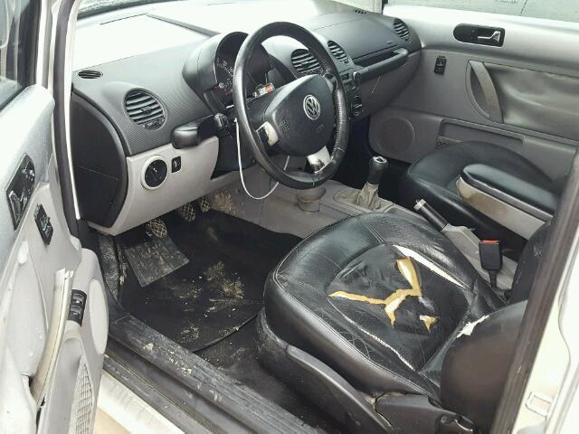 3VWDD21C5YM420563 - 2000 VOLKSWAGEN NEW BEETLE 银色 照片 9