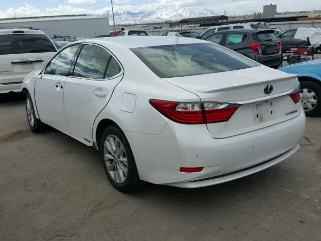 JTHBW1GG5F2084392 - 2015 LEXUS ES 300H WHITE photo 3