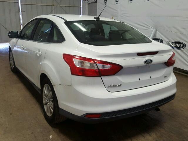 1FAHP3H20CL156229 - 2012 FORD FOCUS SEL WHITE photo 3