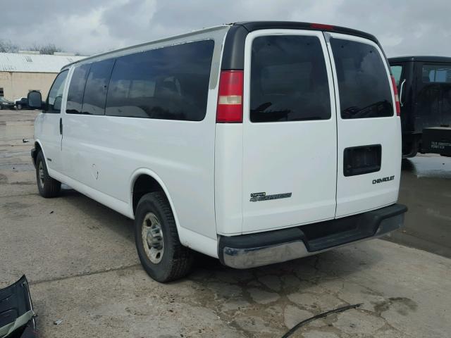 1GAHG39U431162310 - 2003 CHEVROLET EXPRESS G3 WHITE photo 3