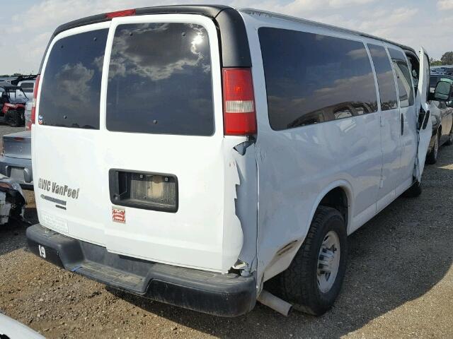 1GAHG39K091102693 - 2009 CHEVROLET EXPRESS G3 WHITE photo 4