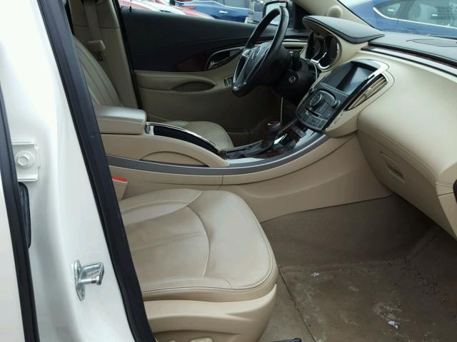 1G4GC5E30DF264551 - 2013 BUICK LACROSSE WHITE photo 5