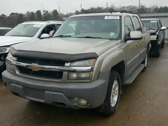 3GNEK13T42G230657 - 2002 CHEVROLET AVALANCHE GRAY photo 2