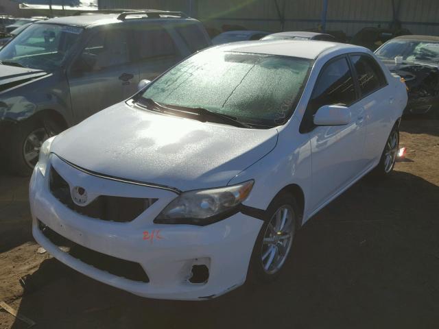 2T1BU4EE2BC589683 - 2011 TOYOTA COROLLA BA WHITE photo 2