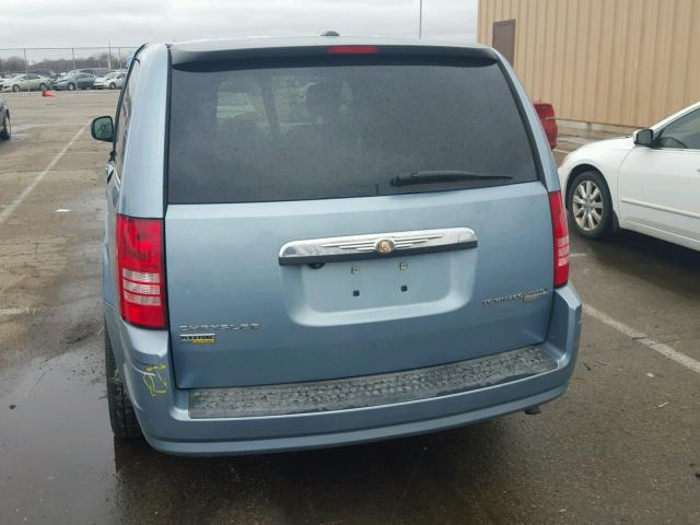 2A8HR44E39R647137 - 2009 CHRYSLER TOWN & COU TEAL photo 10