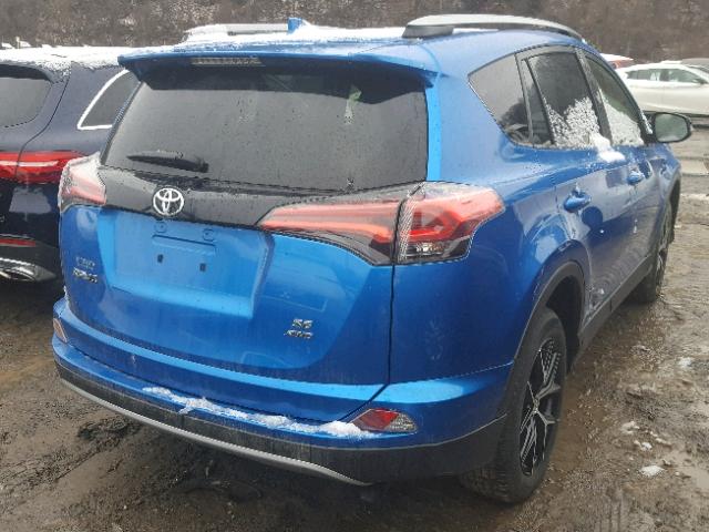 JTMJFREV4HJ700766 - 2017 TOYOTA RAV4 SE BLUE photo 4