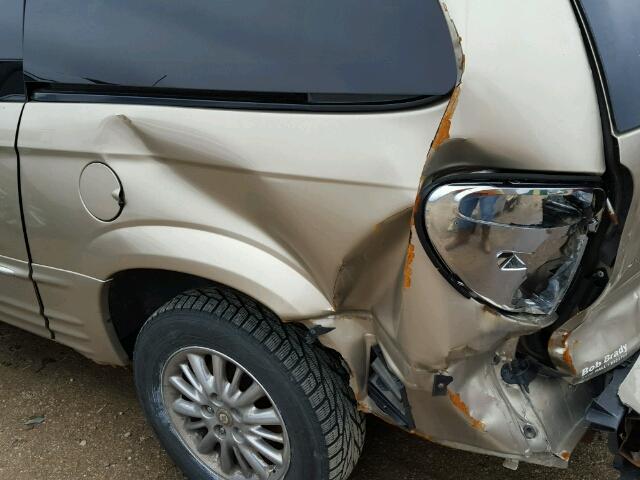 2C8GP64L73R150679 - 2003 CHRYSLER TOWN & COU GOLD photo 10