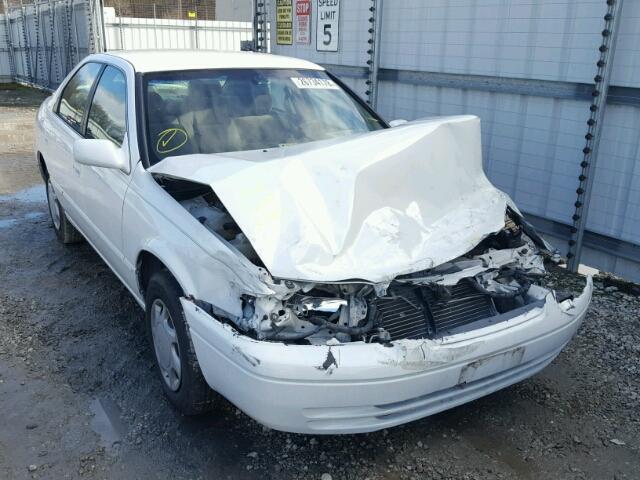 4T1BG22K0WU267232 - 1998 TOYOTA CAMRY CE WHITE photo 1