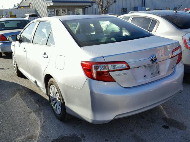 4T1BD1FK9EU119947 - 2014 TOYOTA CAMRY HYBR SILVER photo 3