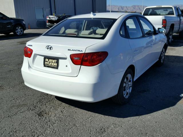 KMHDU46D29U718898 - 2009 HYUNDAI ELANTRA GL WHITE photo 4