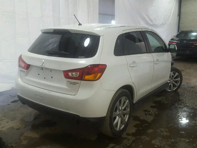 4A4AR3AU8FE051635 - 2015 MITSUBISHI OUTLANDER WHITE photo 4