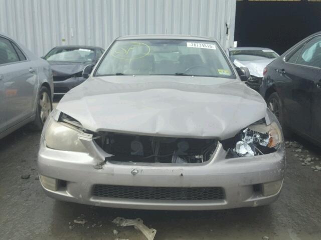 JTHBD192640088841 - 2004 LEXUS IS 300 SILVER photo 9