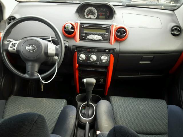 JTKKT624860145954 - 2006 TOYOTA SCION XA GRAY photo 9