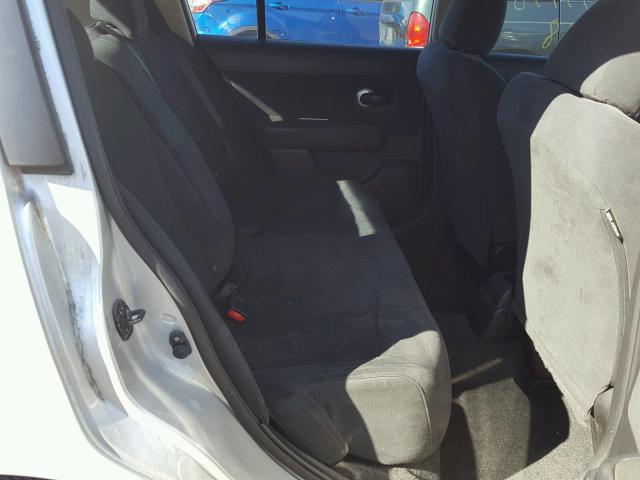 3N1BC13E29L463421 - 2009 NISSAN VERSA S SILVER photo 6