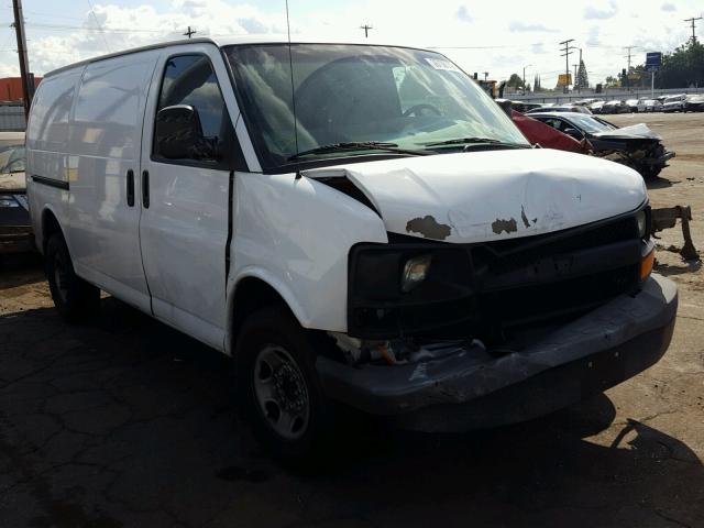 1GCGG25C881170993 - 2008 CHEVROLET EXPRESS G2 WHITE photo 1