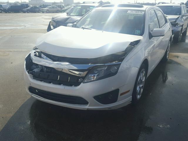 3FAHP0HA9AR184485 - 2010 FORD FUSION SE WHITE photo 2