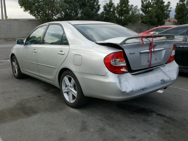 JTDBE32K420108408 - 2002 TOYOTA CAMRY LE SILVER photo 3