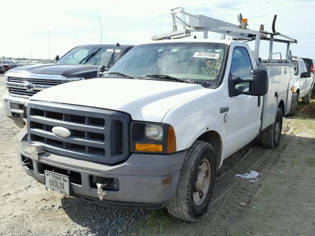 1FDSF30586EB36307 - 2006 FORD F350 SRW S WHITE photo 2