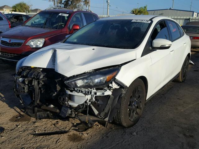 1FADP3F26GL330182 - 2016 FORD FOCUS SE WHITE photo 2