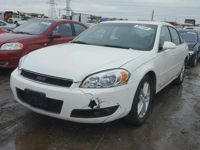 2G1WD58C269101459 - 2006 CHEVROLET IMPALA SUP WHITE photo 2