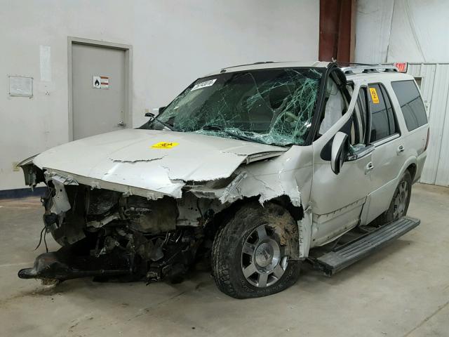 5LMFU27586LJ05056 - 2006 LINCOLN NAVIGATOR GRAY photo 2