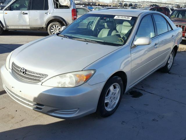 4T1BF32K93U563550 - 2003 TOYOTA CAMRY LE SILVER photo 2