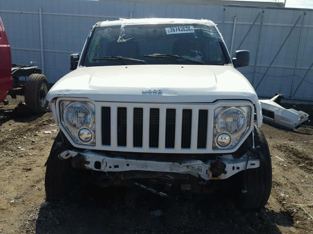 1J8GN28K28W169150 - 2008 JEEP LIBERTY SP WHITE photo 9