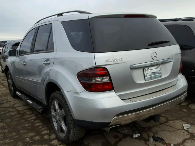 4JGBB75E86A043046 - 2006 MERCEDES-BENZ ML 500 SILVER photo 3