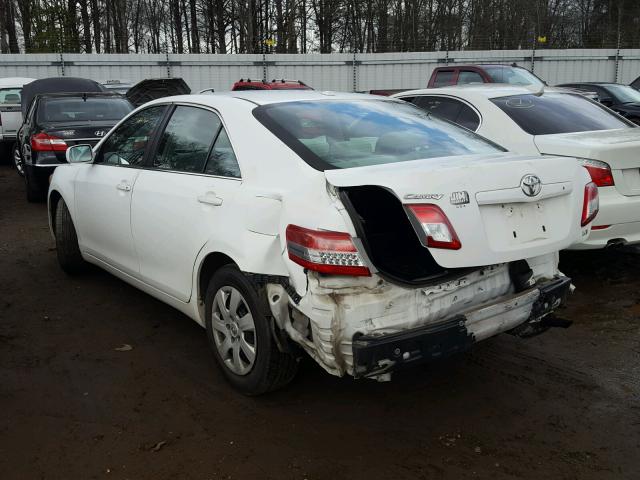 4T1BF3EK6AU580606 - 2010 TOYOTA CAMRY BASE WHITE photo 3